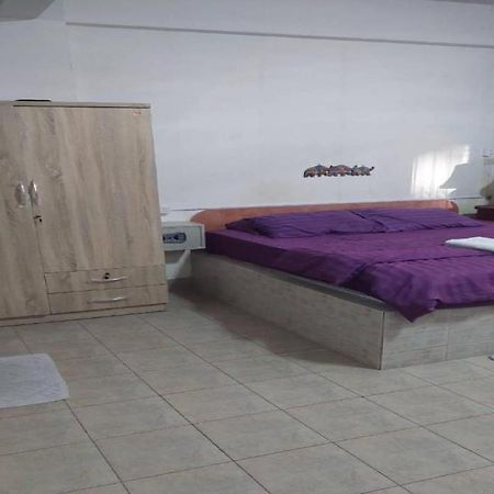 Pluemchai Guesthouse Jomtien Beach Exterior photo