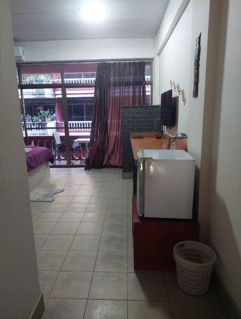 Pluemchai Guesthouse Jomtien Beach Exterior photo