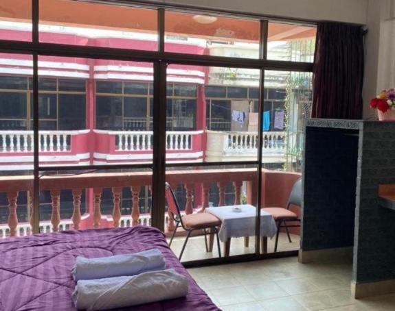Pluemchai Guesthouse Jomtien Beach Exterior photo